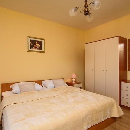 Apartmen Karmen 2 Трогир Экстерьер фото
