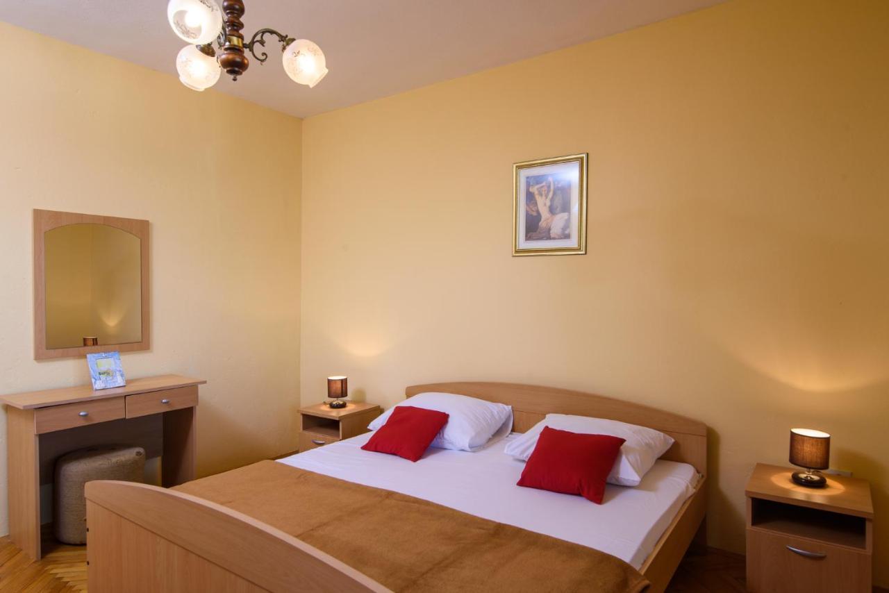 Apartmen Karmen 2 Трогир Экстерьер фото